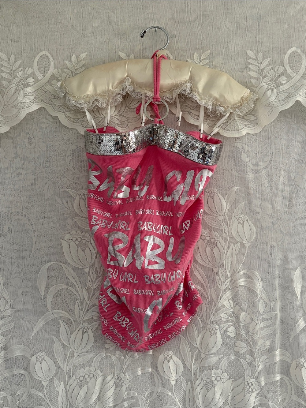 Y2K McBling baby girl graphic sequin o-ring pink halter top - Picture 4 of 6